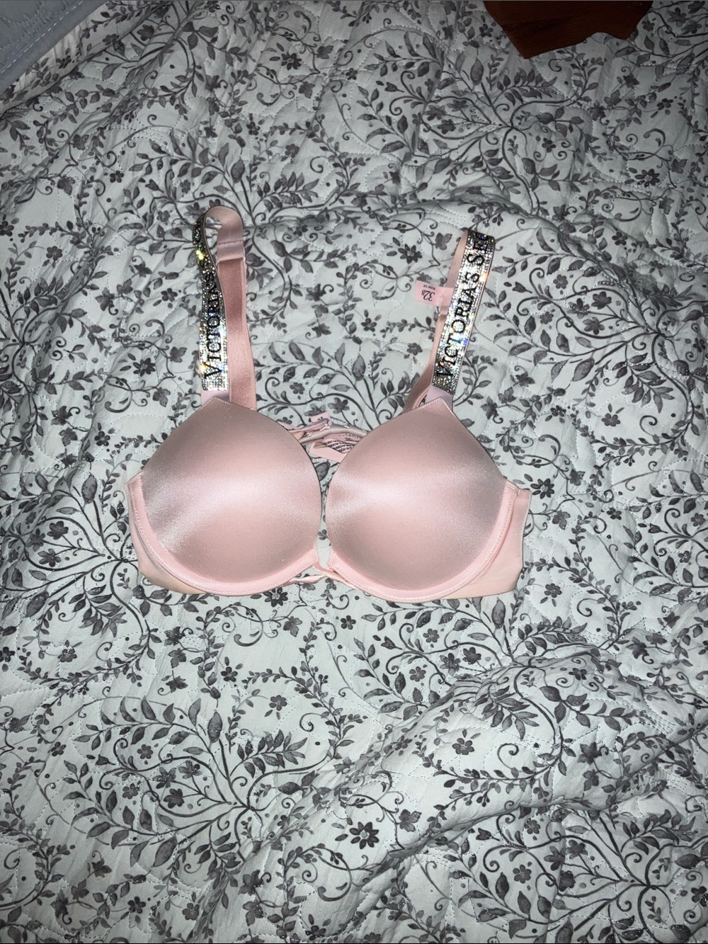 A little bit of wear inside of bra) VictoriaSecret Blush Pink Bra